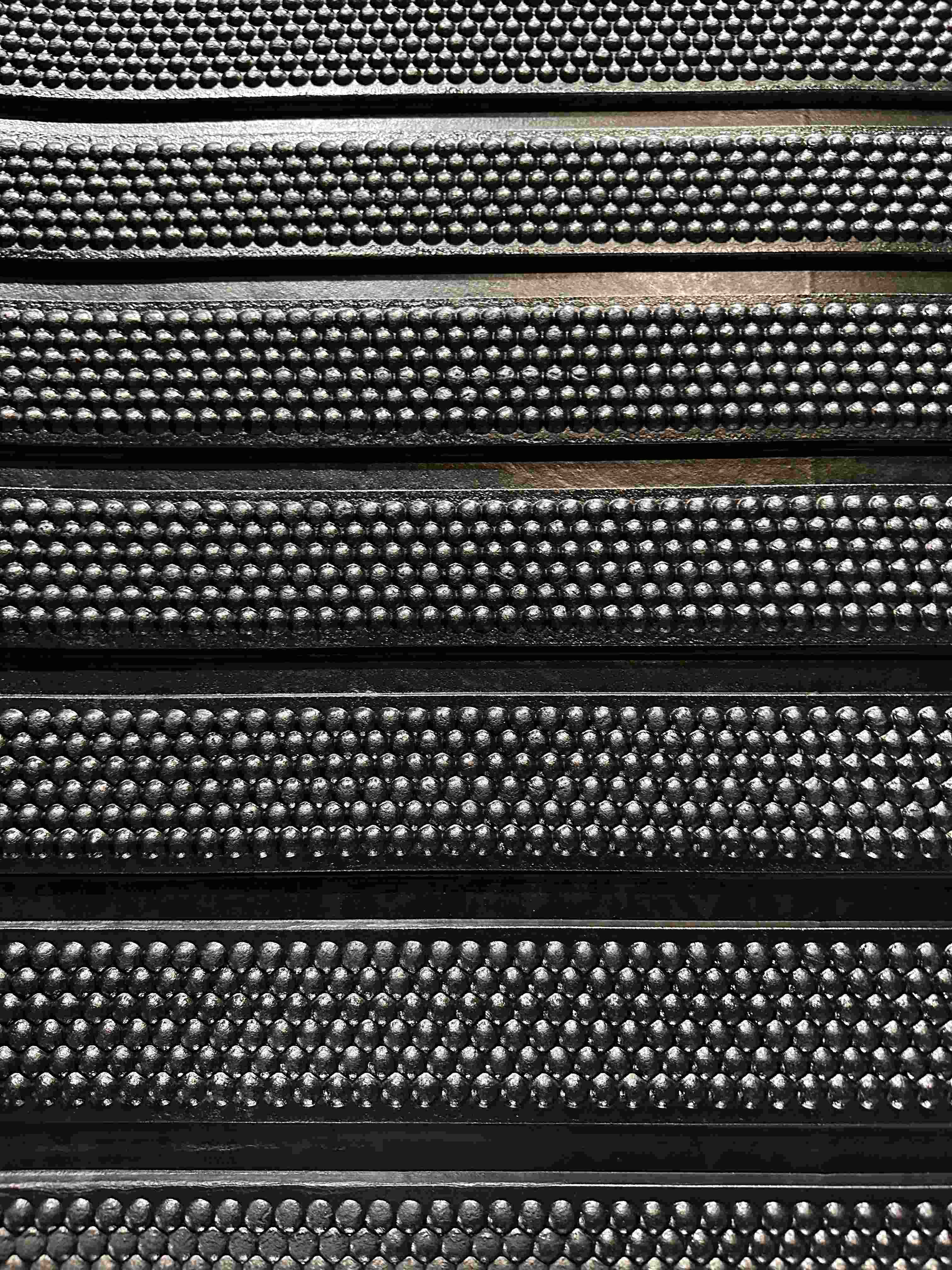 Cobble Groove Rubber Stall Mat